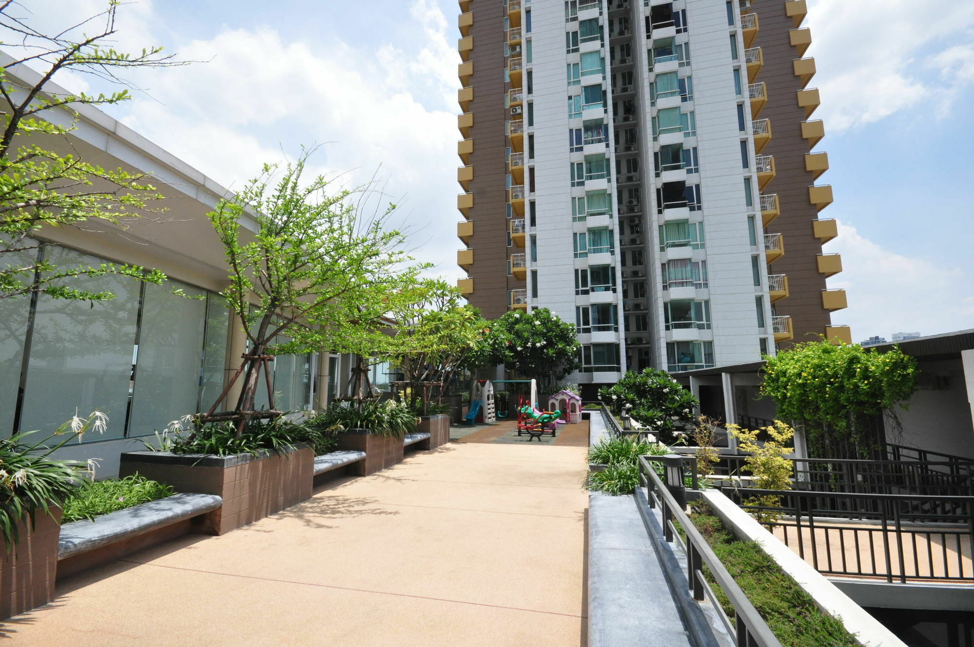 Earth Home@Impact Muangthong Thani ปากเกร็ด ภายนอก รูปภาพ